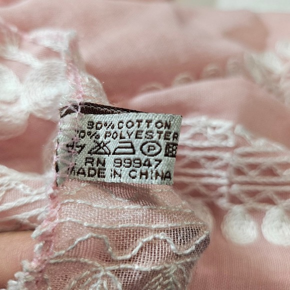 pale pink cape with floral lace trim one size - Picture 6 of 6